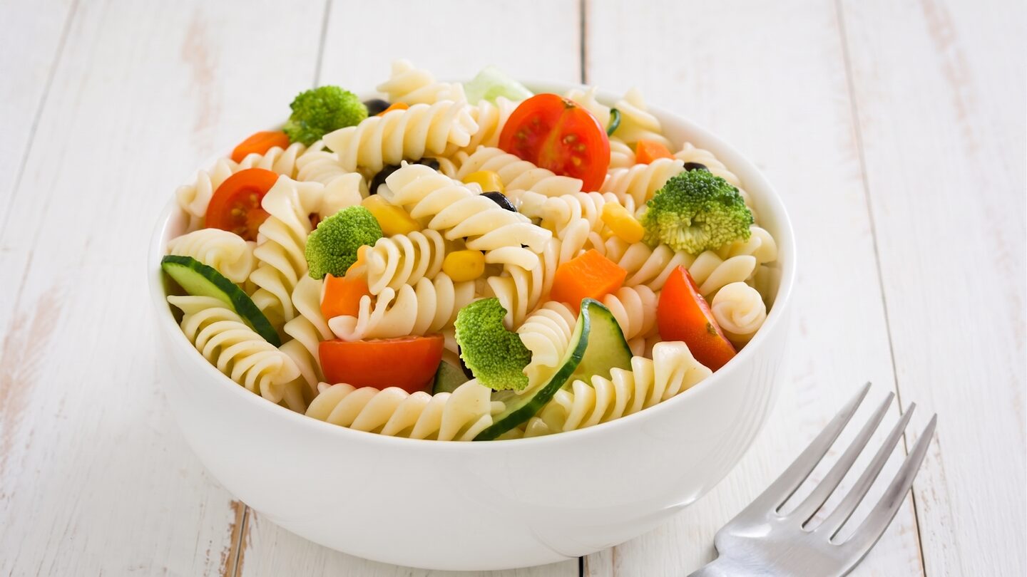 Tangy Crisp Vegetable and Pasta Salad