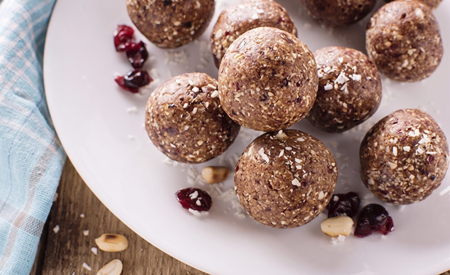 Cinnamon Raisin Almond Balls