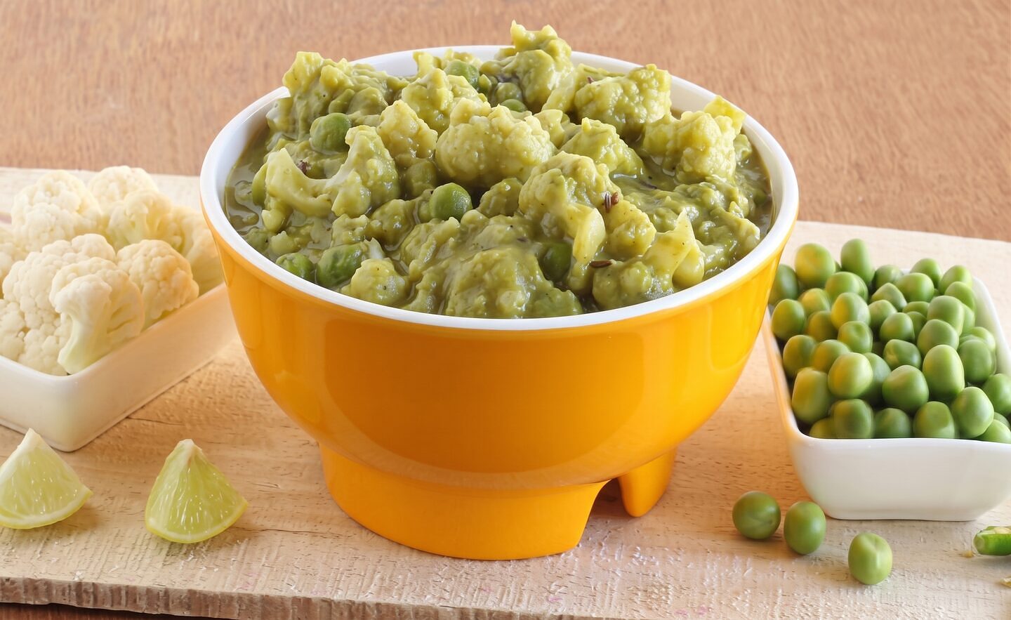 Microwave Cauliflower and Peas in Cream Sauce